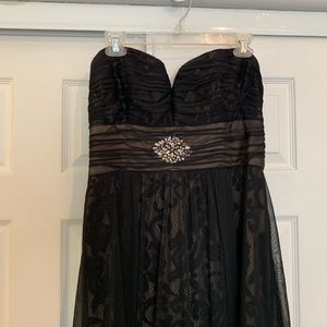 Betsy & Adam Black Strapless Lace Gown Size 8